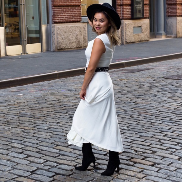 Welcome to my closet!!! 💃🏻💫💋 - Picture 1 of 1